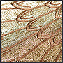 Фото вышивки гладью золотом крыла крупным планом