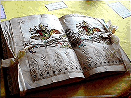 Образец книги с вышивкой.  Франция, XVIII в