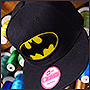 Кепки с логотипом Бэтмена