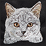 Машинная вышивка серого котика на крое