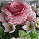 Объёмная вышивка розы Helan Pears