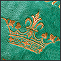 Фото вышивки короны на пледе с рукавами