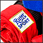 Фото вышивки на пледах логотипа Ritter Sport