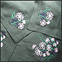 Вышивка цветов на текстиле