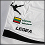 Фото вышивки фамилии и имени, а также флага, на спортивных шортах