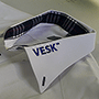 Фото вышивки на воротнике рубашки логотипа Vesk