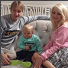 Евгений Плющенко с семьей в свитшотах с нашей вышивкой от производителя