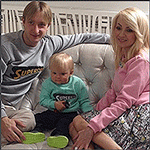 Евгений Плющенко с семьёй в свитшотах Flashin' с нашей вышивкой